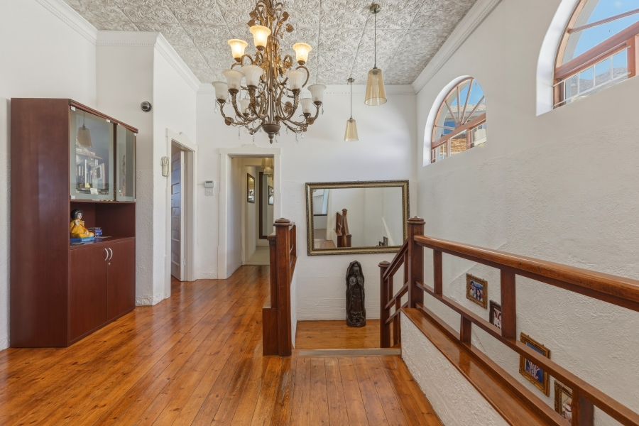 4 Bedroom Property for Sale in Vredehoek Western Cape